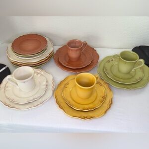 Waverly Tuscon pattern dinnerware 19 pc set Green, Gold, White, Terra Cotta